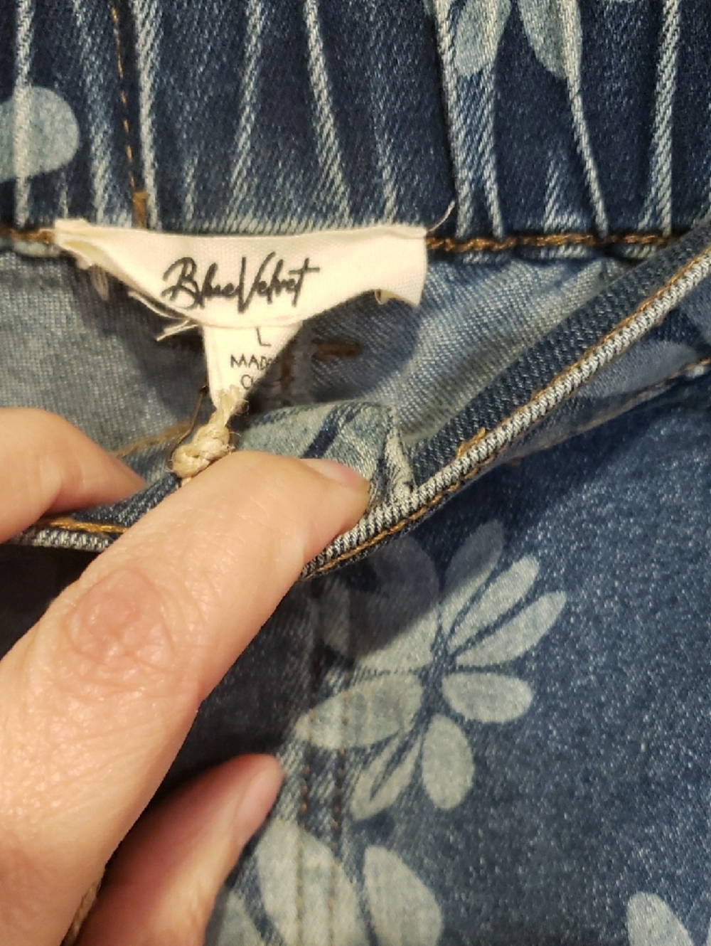 Blue Velvet Brand New Floral Barrel-Leg Denim Jeans-L - Picture 6 of 7